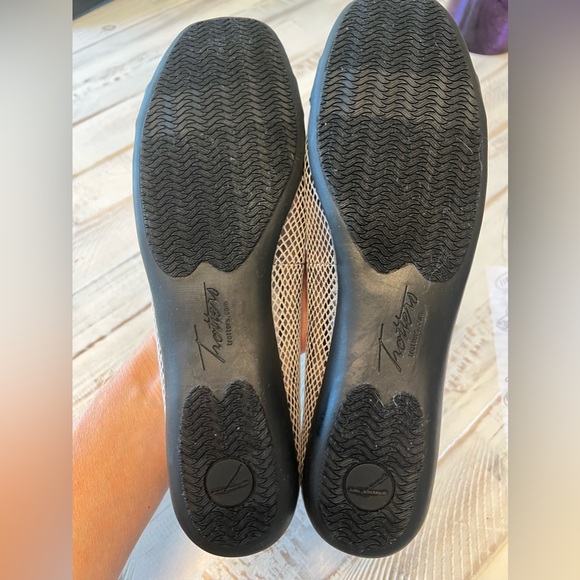 Trotters Sizzle Signature FlT w: Multi metallic embossed fabric Size 11SS - Picture 7 of 10